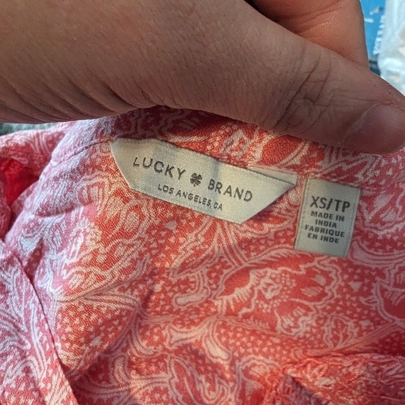 Lucky Brand Printed Button Down Pintuck Top Sz XS - Picture 10 of 10